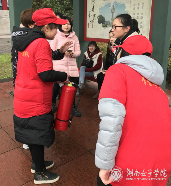 1490090265041089772.jpg 消防演练2(定定)_meitu_2.jpg